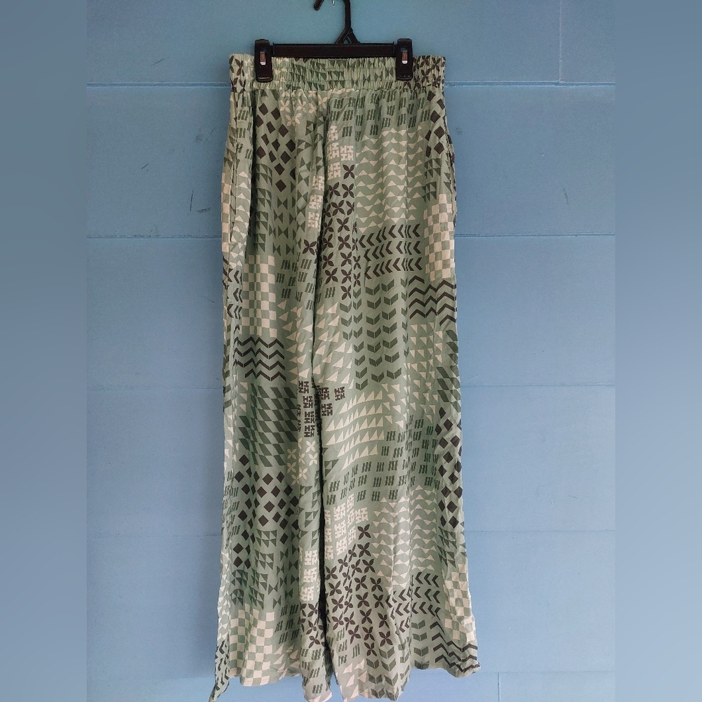 Patterned Green Pants